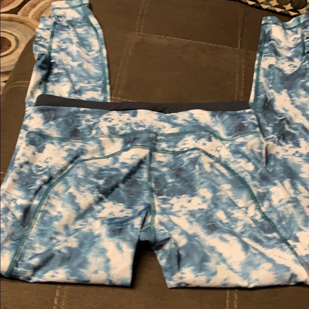 Lululemon - Picture 7 of 8